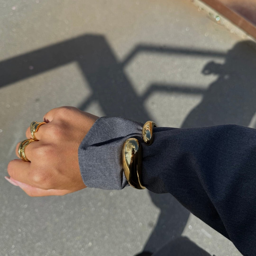 Bold Flow Armring 18K Guldbelagt - Makeup lagersalg