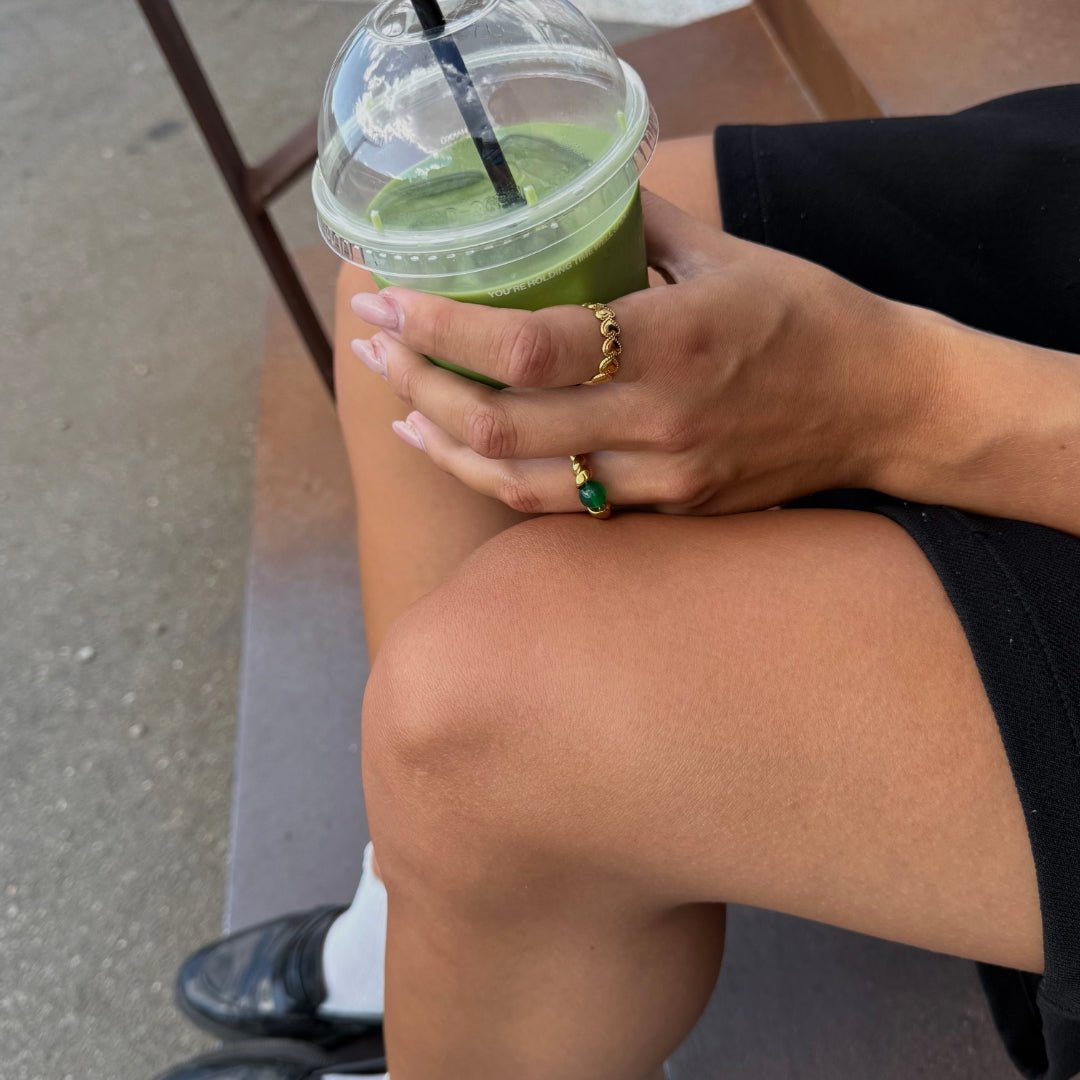 Corelle - Twist Grøn Perle Ring – 18K Guldbelagt - Makeup lagersalg