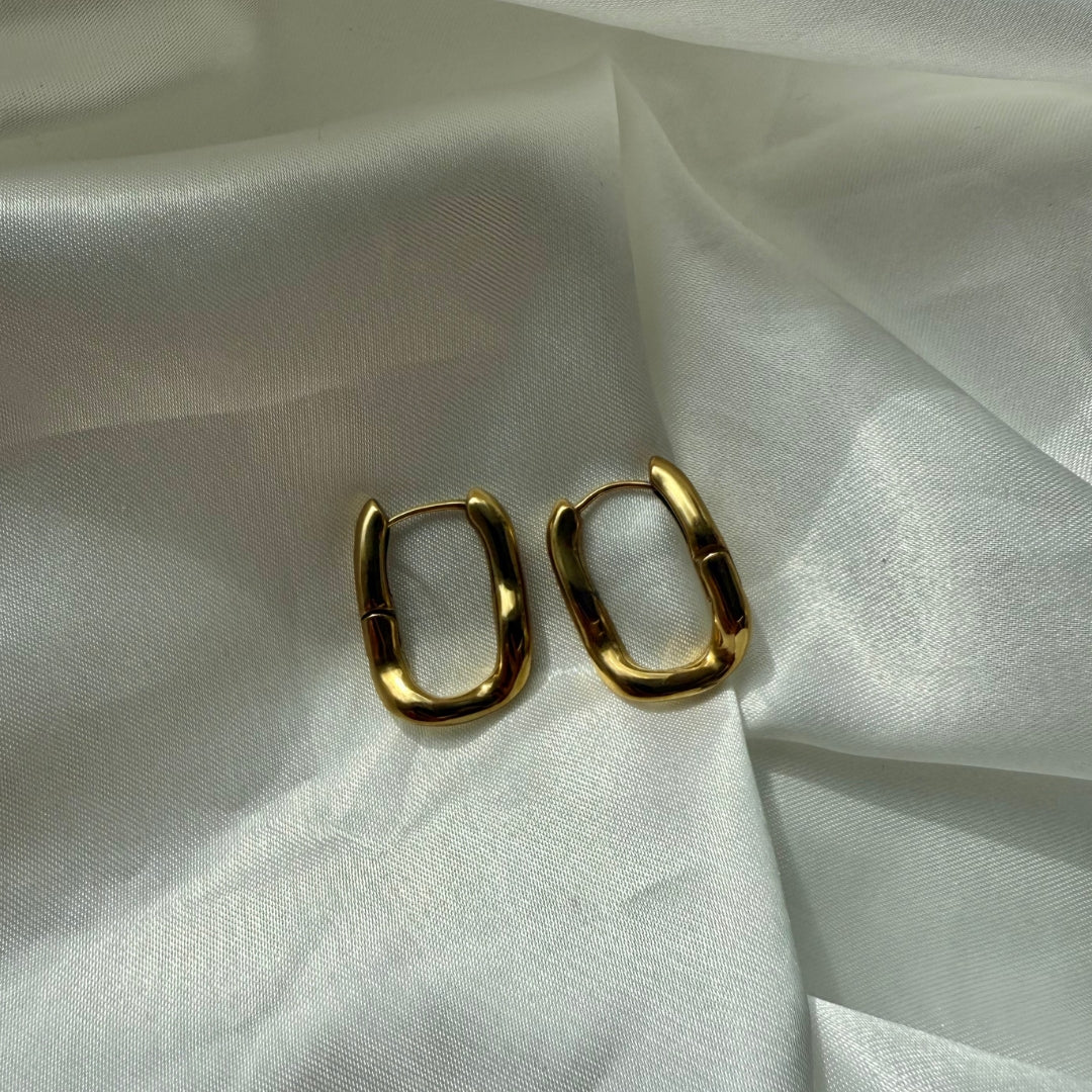 Forma Hoop Øreringe 18K Guldbelagt - Makeup lagersalg