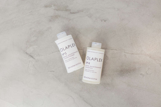 Lilla shampoo til lyst hår – neutralisér gule toner derhjemme