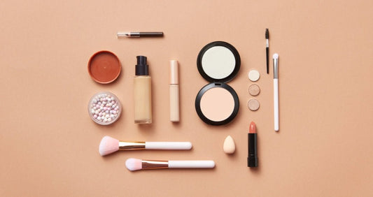 Bland din foundation til et perfekt match - Makeup lagersalg