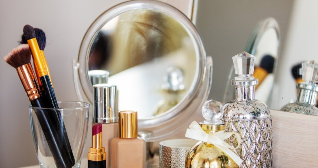 Makeup Spejl Med 10x Forstørrelse Til Præcis Påføring - Makeup lagersalg