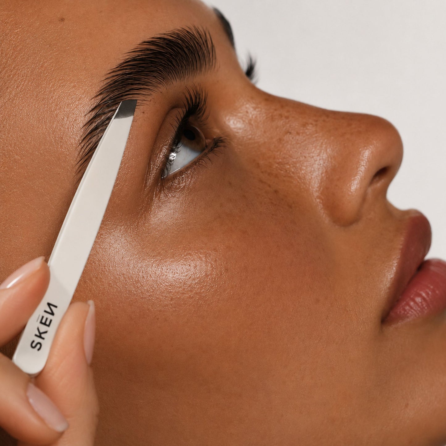 Skēn - The Tweezer