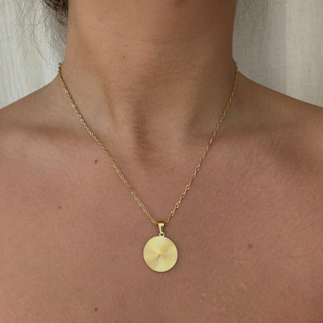 Corelle - Sun Round Halskæde 18K Guldbelagt - Makeup lagersalg
