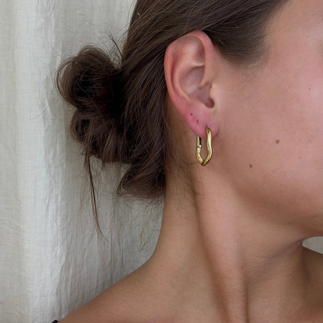 Forma Hoop Øreringe 18K Guldbelagt - Makeup lagersalg