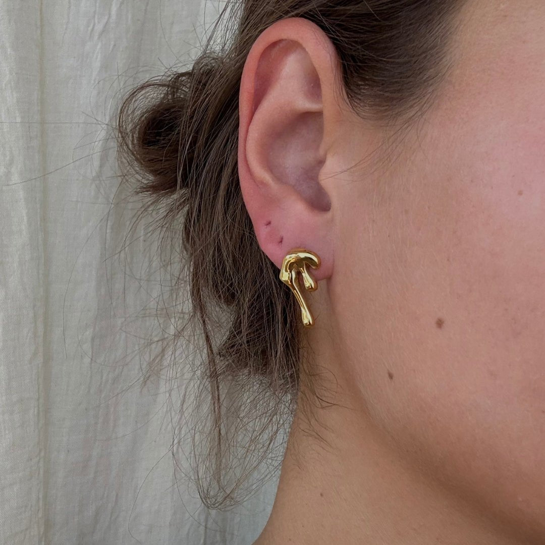 Melting Drop Ørestikker – 18K Guldbelagte - Makeup lagersalg