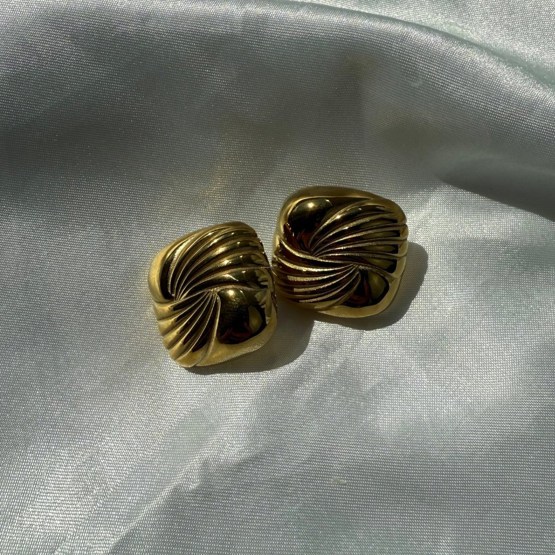 Rhea Ørestikker 18K Guldbelagt - Makeup lagersalg